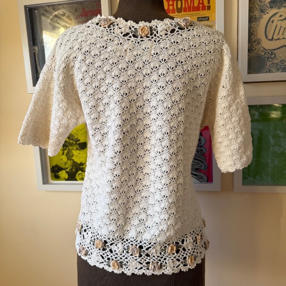 Beautiful vintage Hand-crocheted top in soft ivory/cream - Picture 2 of 8